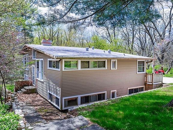 4th image of 2 Old Orchard Ln