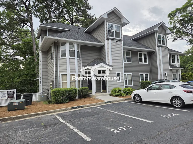 203 Ivy Green Ln — Photo 1