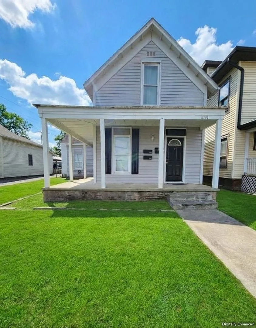 205 E College St — Photo 2