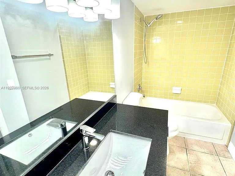 400 NE 18th Ave #206 — Photo 9