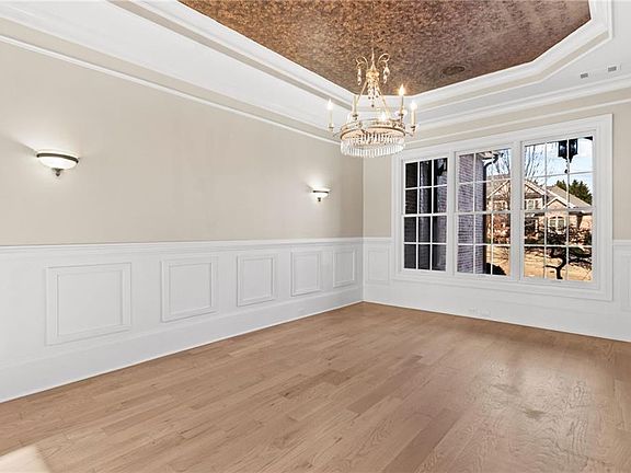 5th image of 2613 Northern Oak Dr