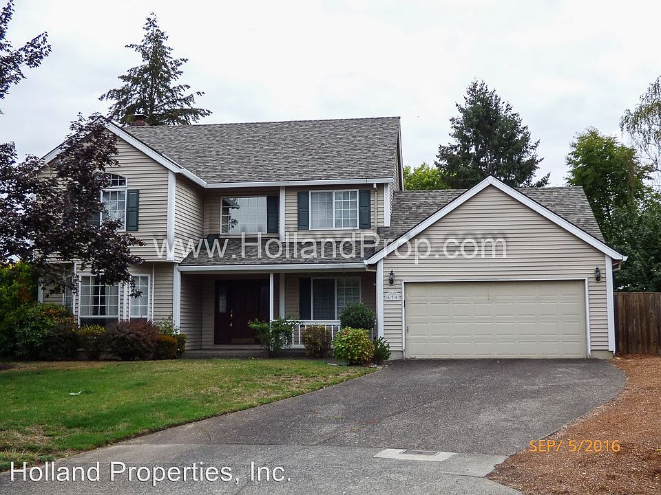 1st image of 696 NE Terry Ct