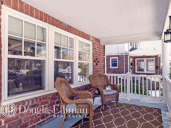 3rd image of 8 Hillview Ave