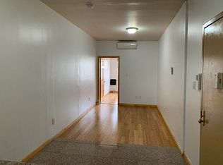 2331 37th St APT 2R, Astoria, NY 11105