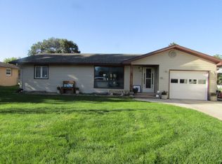 618 E 6th St, Oakley, KS 67748
