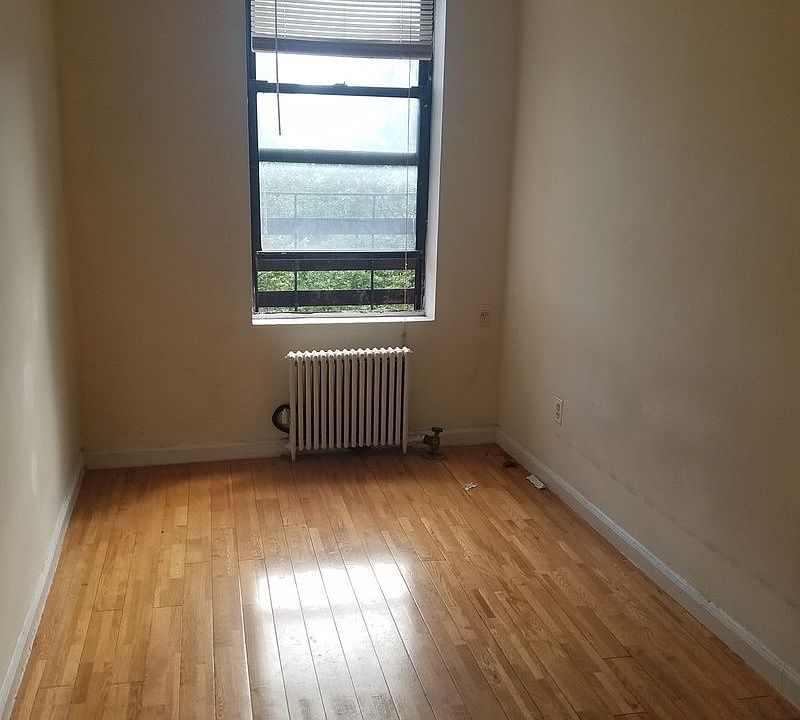1st image of 333 W 29th St #2E