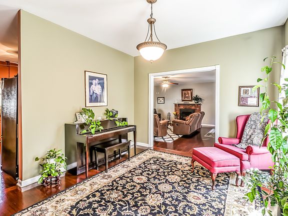 1742 Middletown Avenue