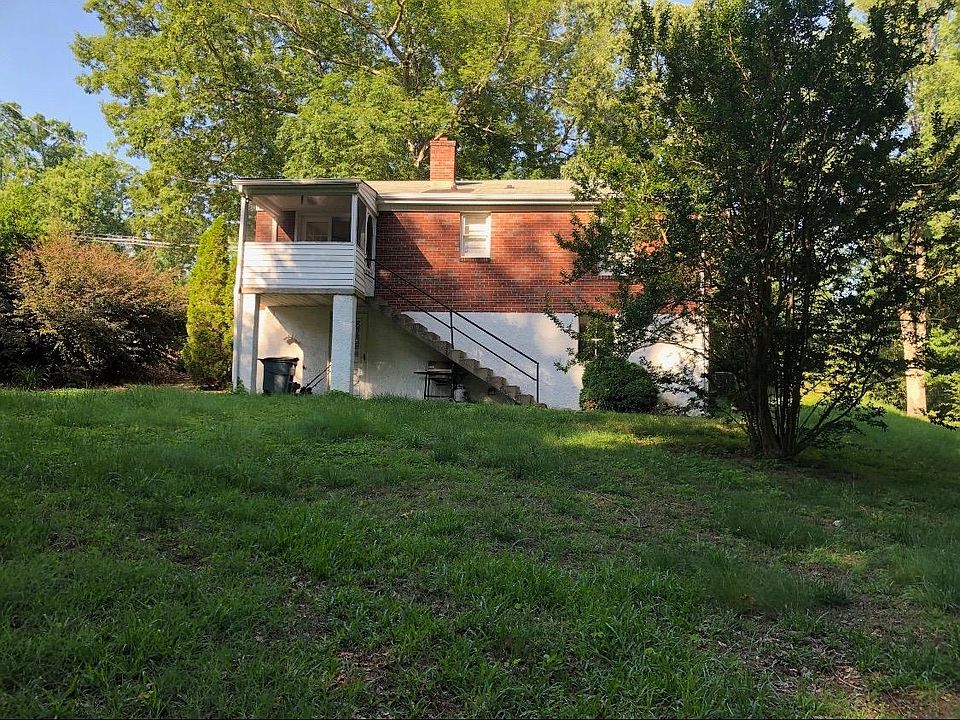 2nd image of 160 Herndon Pl