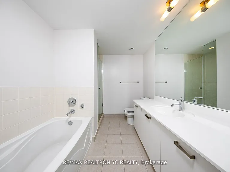 832 Bay St #3510 — Photo 20