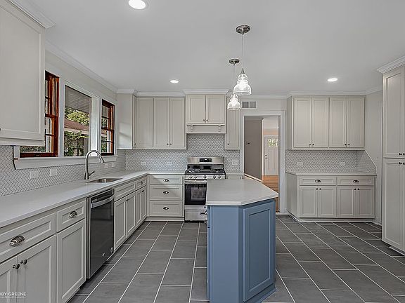 Spacious remodeled kitchen 