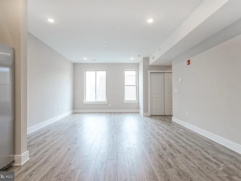 2162 E Norris St #303 — Photo 1