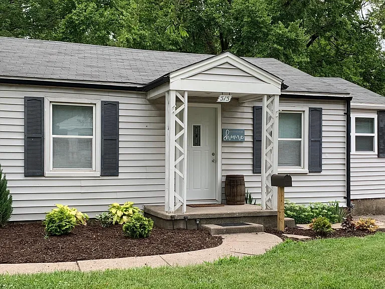 515 W Sexton Rd — Photo 1