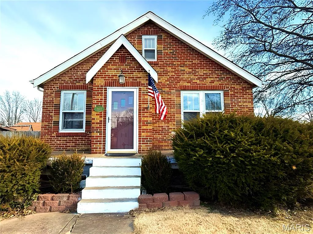 1017 Victory Dr photo 1
