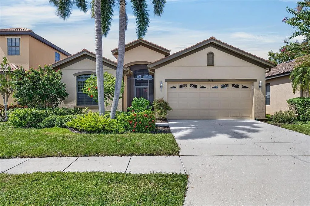 3 bed, 2.0 bath, 2179 sqft, $2,800 — Photo 1