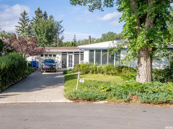 11 Briarwood PLACE, Regina, SK S4S 5M8