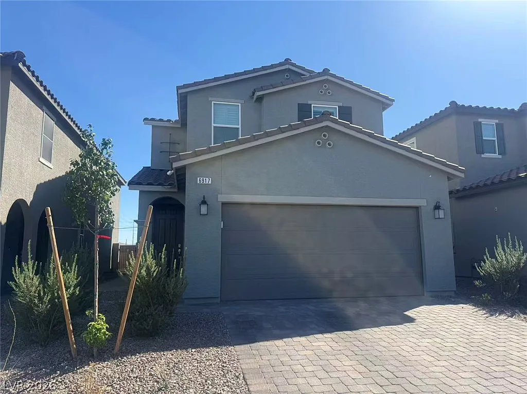 4 bed, 3.0 bath, 2118 sqft, $2,350 — Photo 1