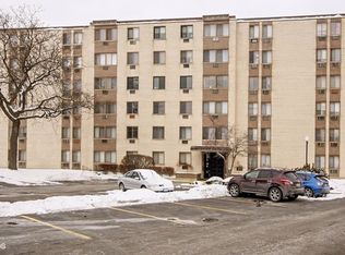 9720 S Pulaski Rd APT 109, Oak Lawn, IL 60453