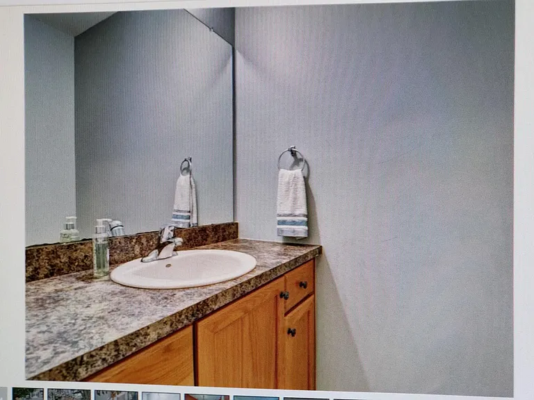 48 Hoover Ave — Photo 17