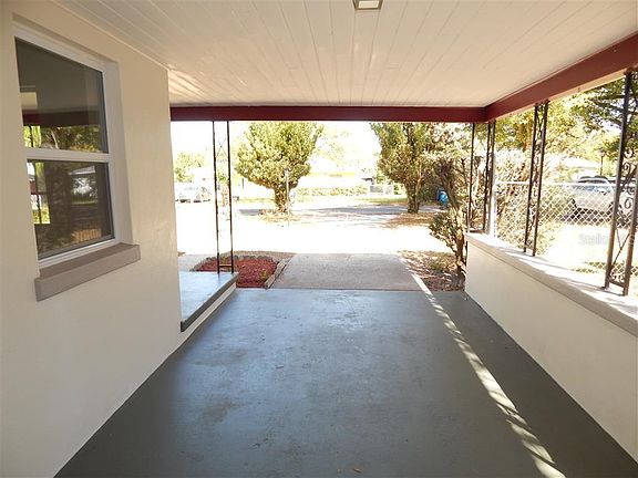 5th image of 310 Townsend Ave