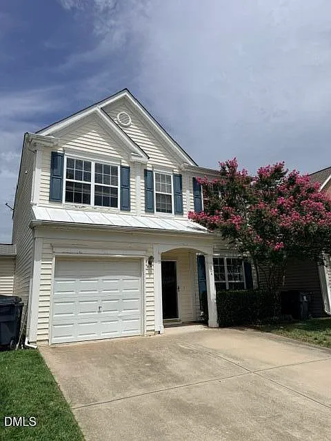 3 bed, 2.5 bath, 1632 sqft, $1,895 — Photo 3