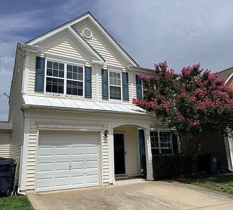 3rd image of 204 Caraleigh Ct