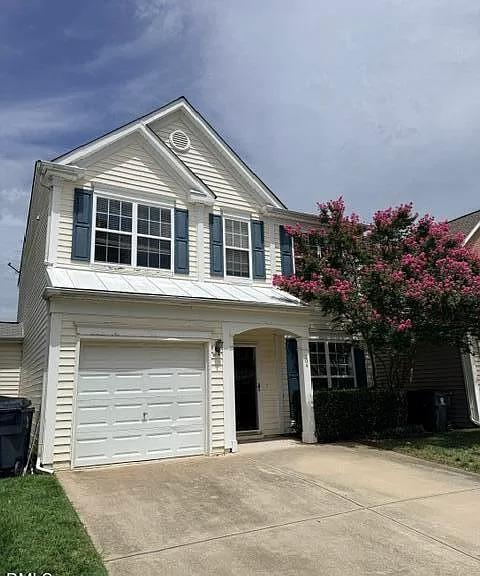 204 Caraleigh Ct — Photo 3