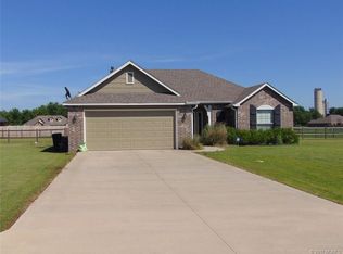 9 Tallgrass Cir, Pryor, OK 74361