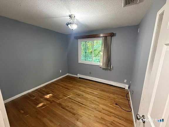3rd image of 212 Chestnut Land Road