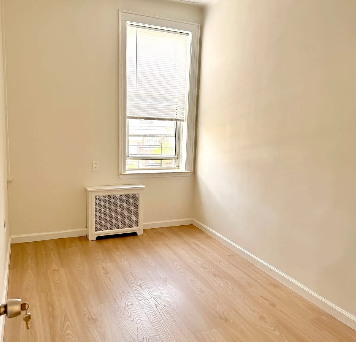 4 bed, $2,950 — Photo 2