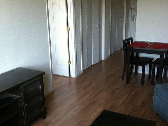 5th image of 10401 Grosvenor Pl APT 505