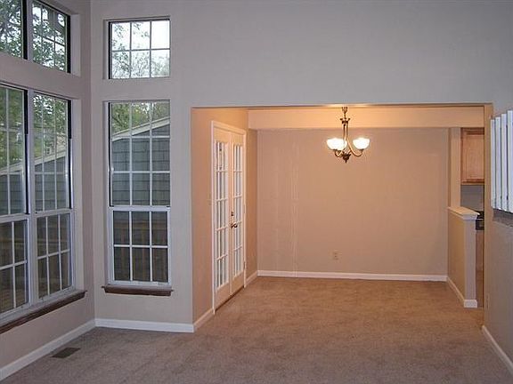 3rd image of 4628 Stansbury Ln