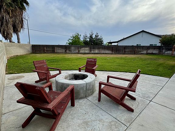 3rd image of 13696 Daytona Ct