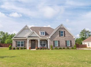 807 Violet Ln, Opelika, AL 36801