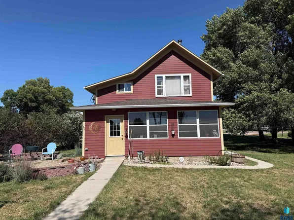 141 Elm St E, Monroe, SD 57047