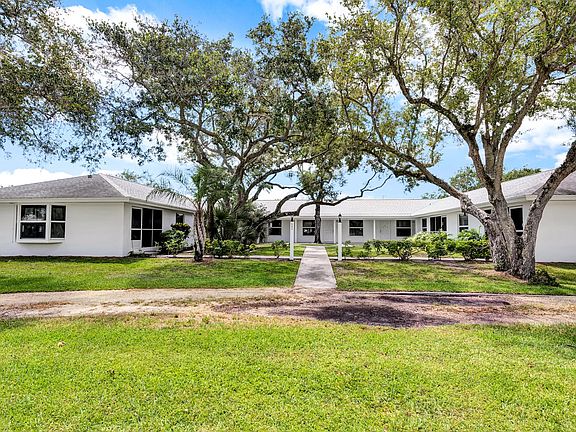 2nd image of 537 Royal Palm Blvd #2