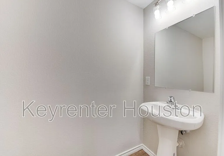 8202 Homewood Ln #E — Photo 19