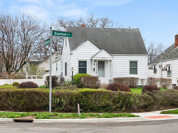 3rd image of 779 Brentnell Ave