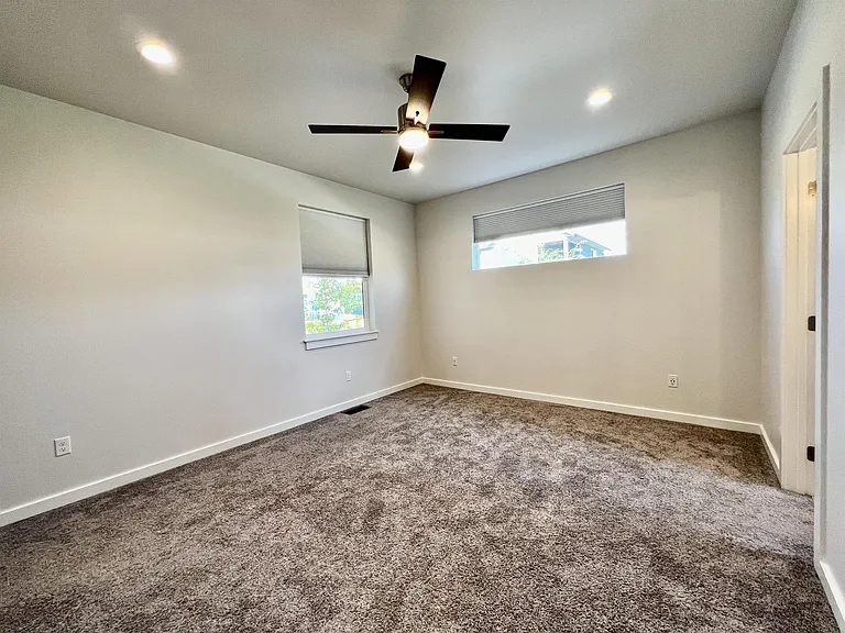 5526 Leiden Ln — Photo 13