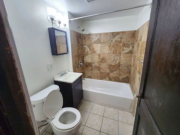106 W Grace St — Photo 9