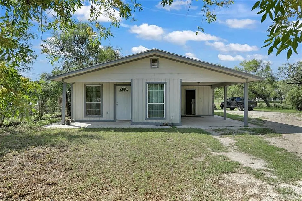 3 bed, 1.0 bath, 1780 sqft, $1,100 — Photo 1