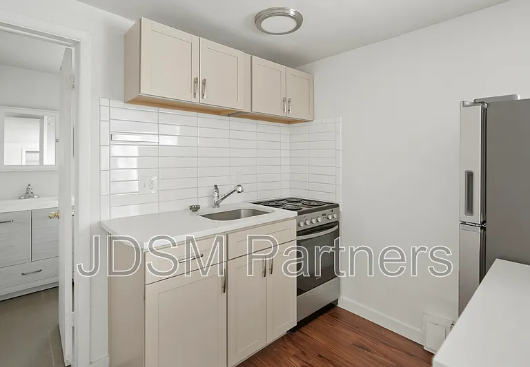 80 S Washington St #4 — Photo 6