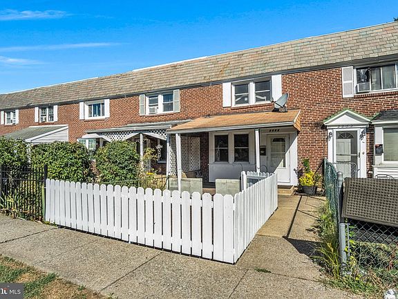 3rd image of 2260 Kensington St