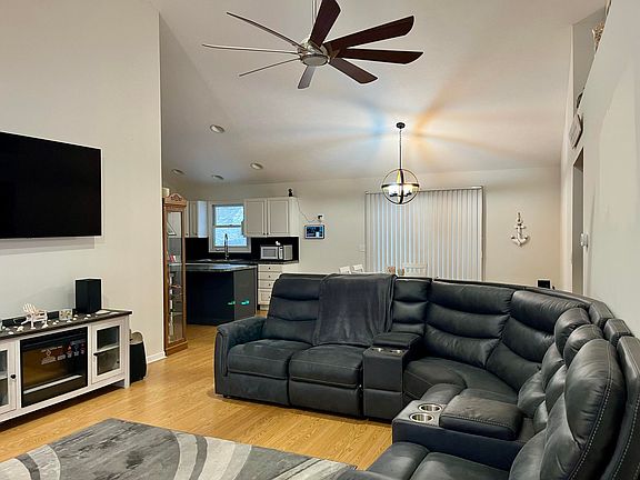 4th image of 3315 142nd Ave
