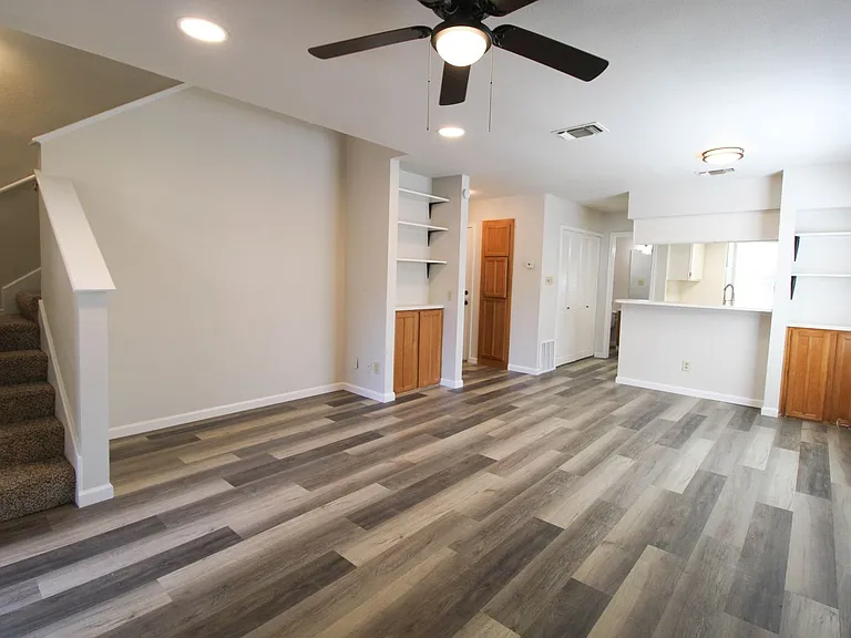 933 Schertz Pkwy — Photo 8