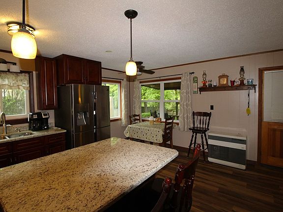 3rd image of 130 Ivy Ln