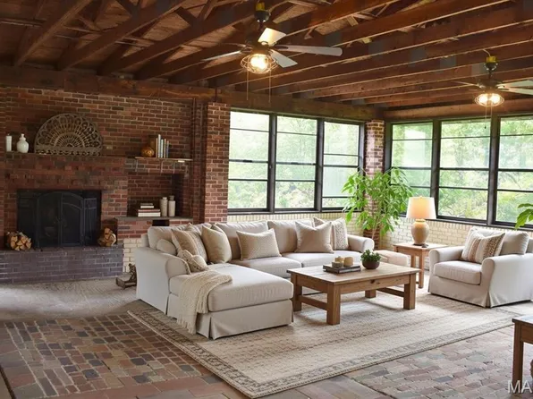 24 Alta St, Glen Carbon, IL 62034