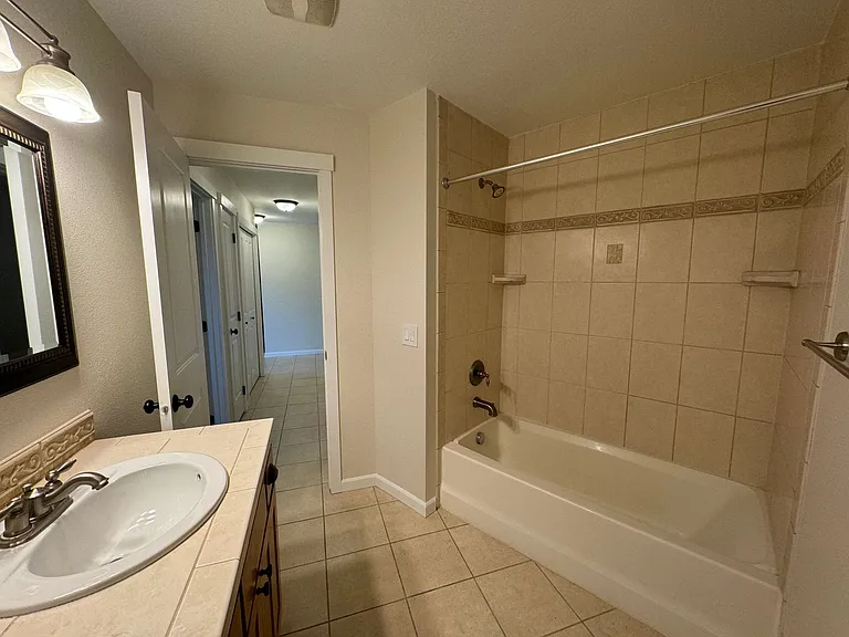 Westridge Apartments — Photo 76