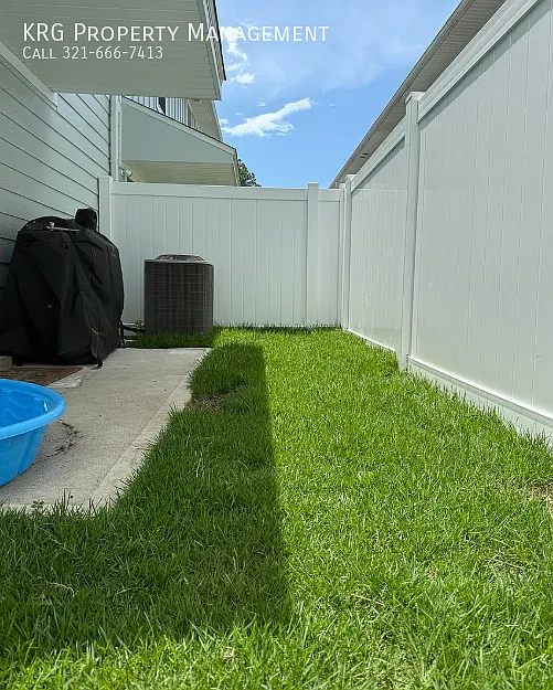Spacious 3-Bedroom Townhome with 3 Baths in Fort Walton Beach — Photo 3
