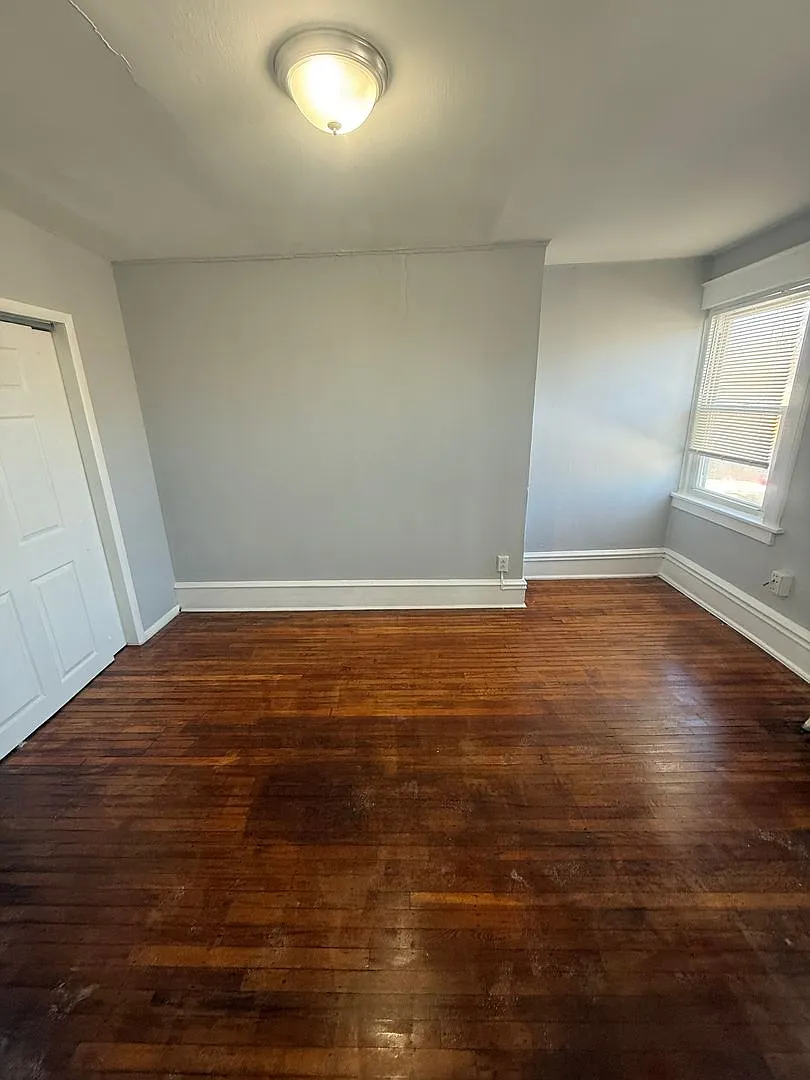 48 S Wycombe Ave — Photo 1