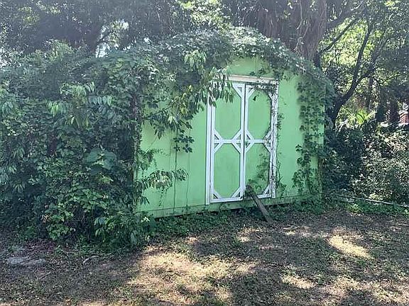 3rd image of 1007 W Strong St
